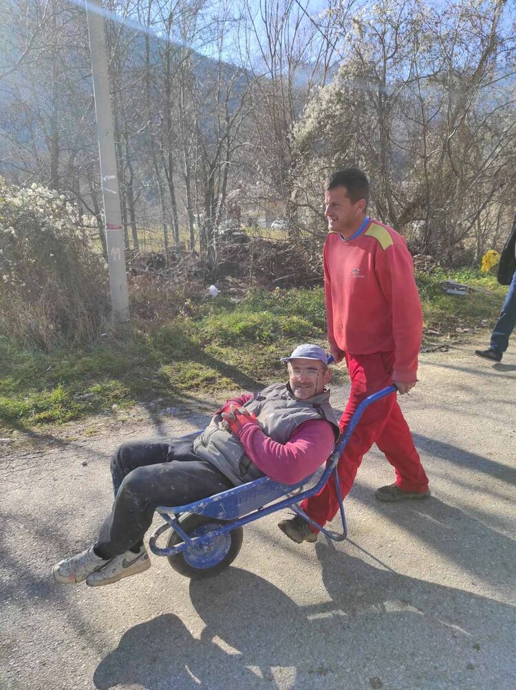 Podgorica,   , 46 ,     , c 