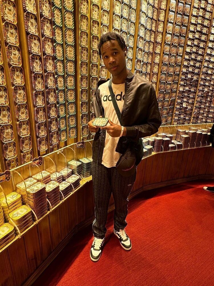  52076256  Adler, 23 ,    Baguim Do Monte