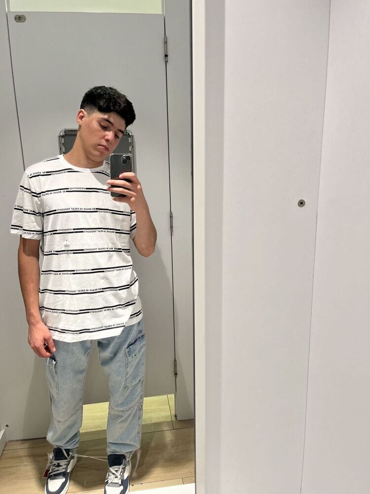  ,   Ali, 24 ,   ,   