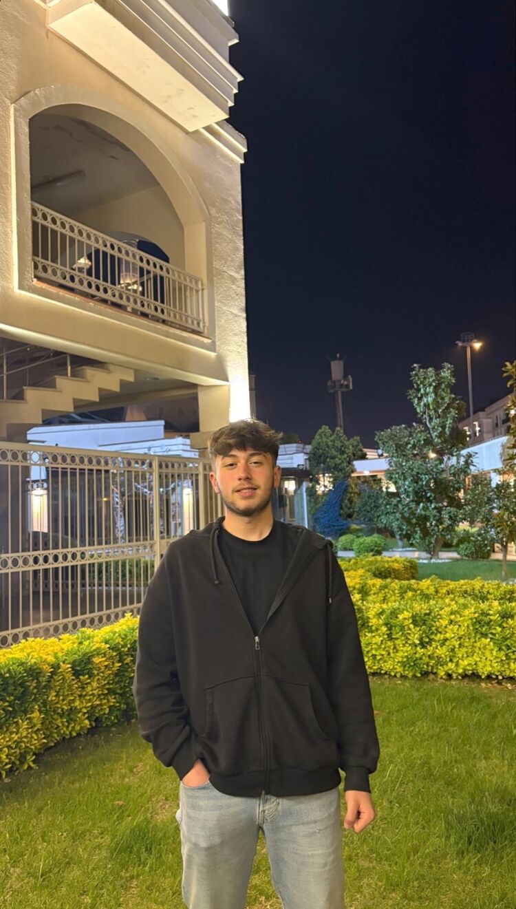  54759826  Arda, 19 ,    Utopia