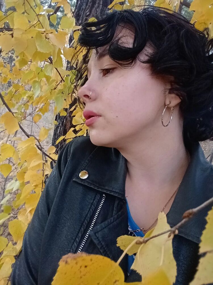 ,   Alexandra, 21 ,   ,   , c , 