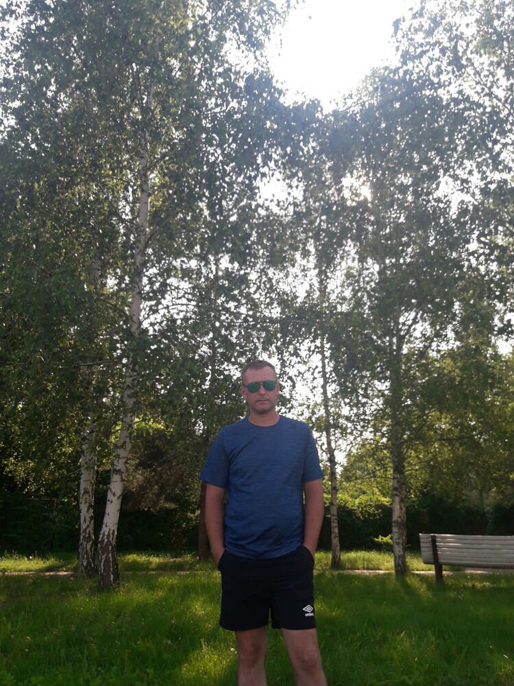  ,   Valery, 39 ,   
