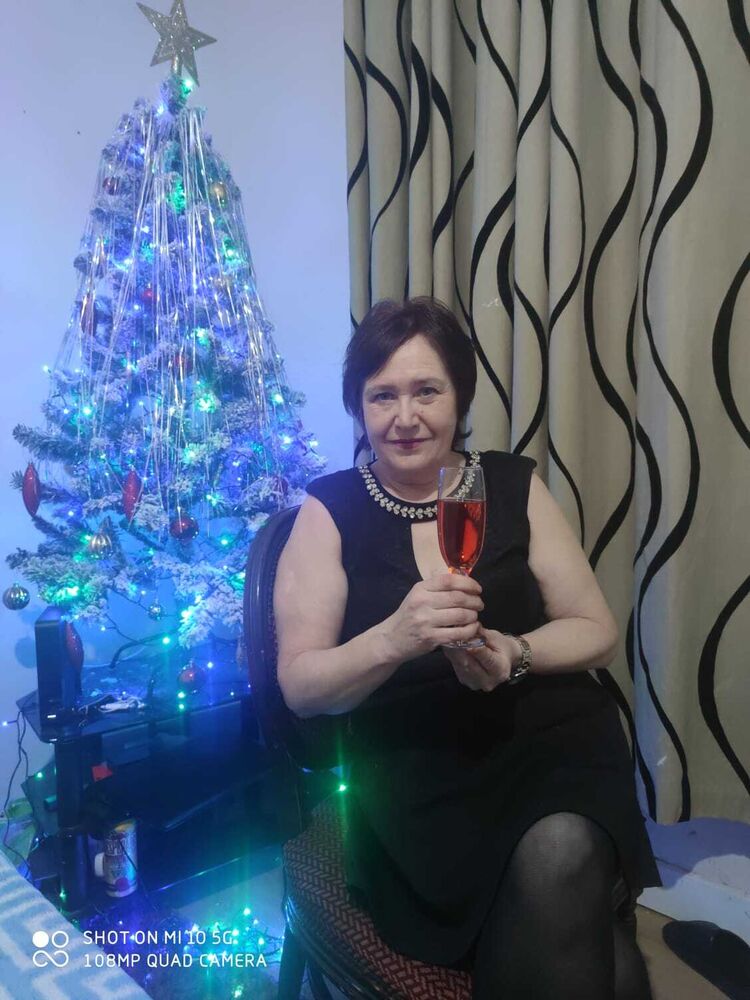  25019256  Valentina, 60 ,    