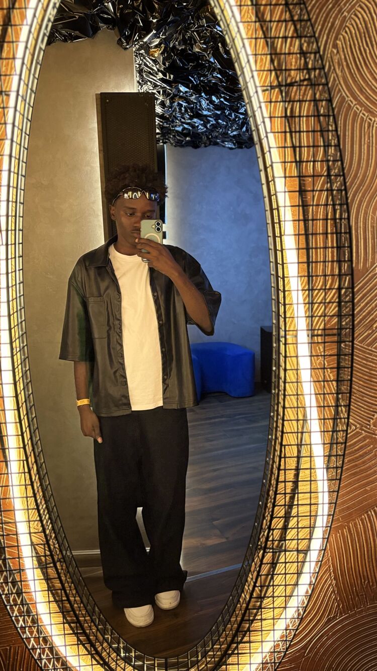  53040636  , 19 ,    