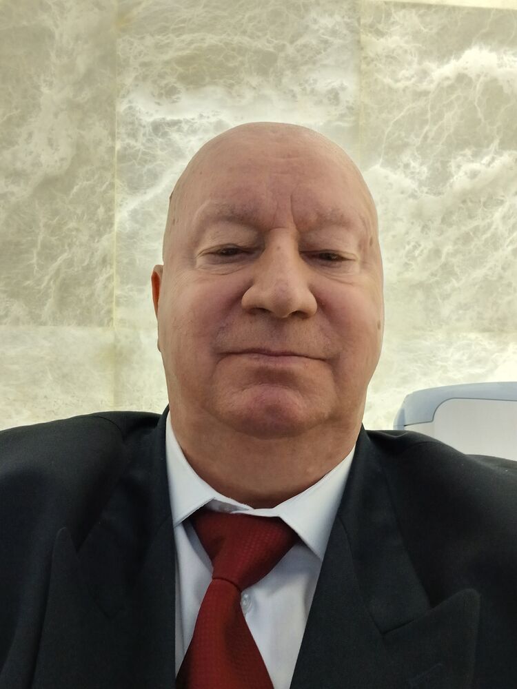  38879556  Anatoly, 72 ,    