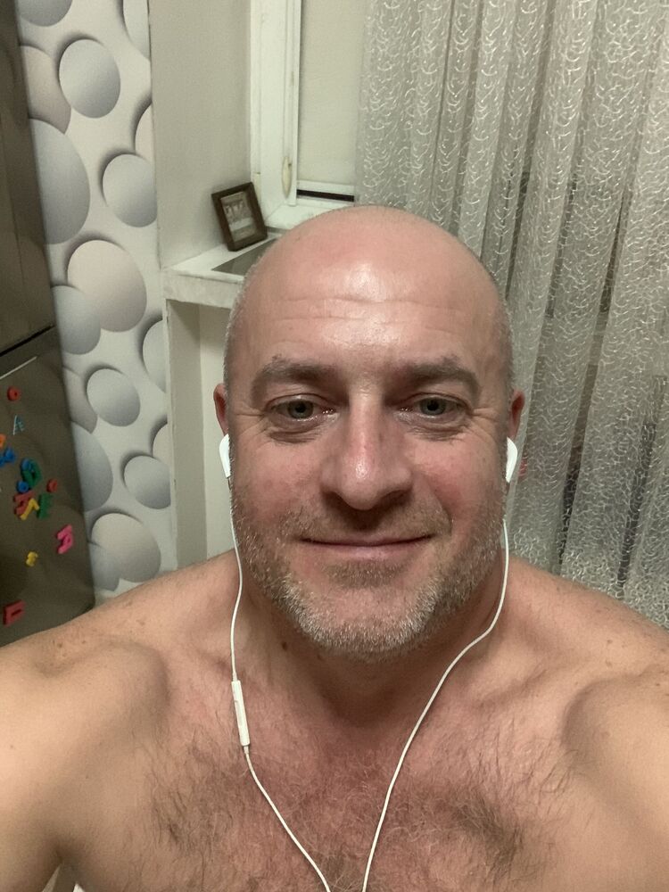  46768406  , 41 ,    --