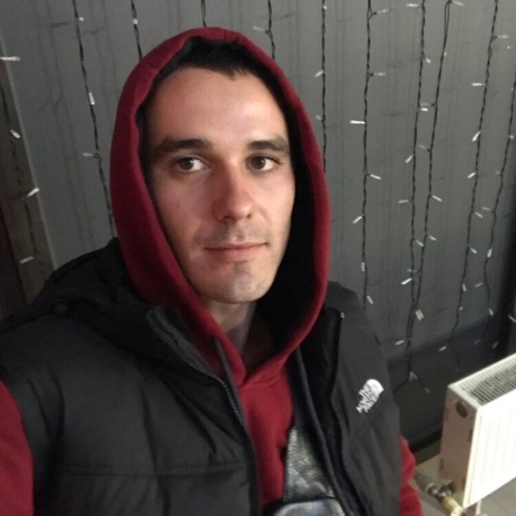  52608766  Serui, 25 ,    