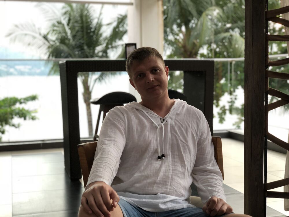  ,   Nik, 36 ,   ,   