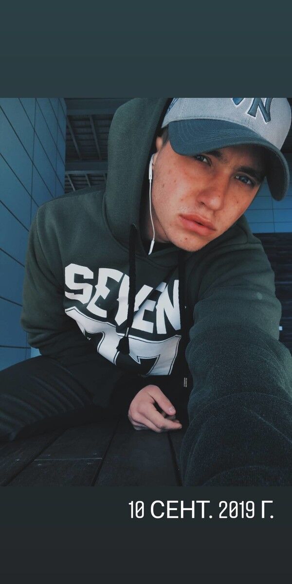  17961346  Pavel, 27 ,    