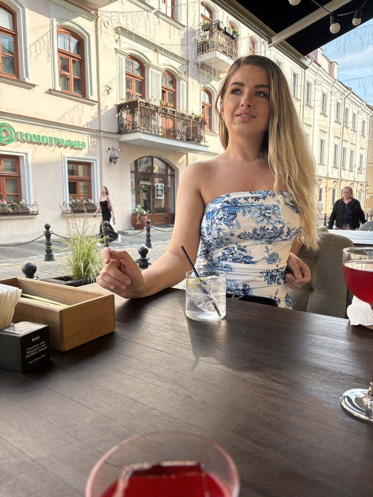  ,   Nina, 34 ,   c 