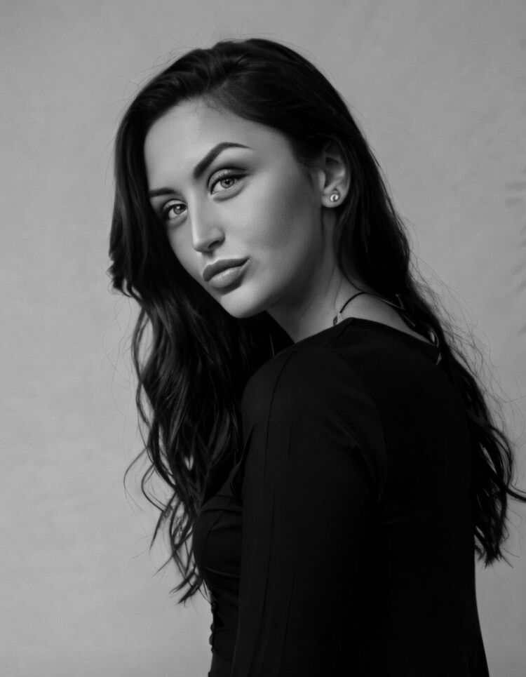  Patrai,   , 33 ,   ,   , c 