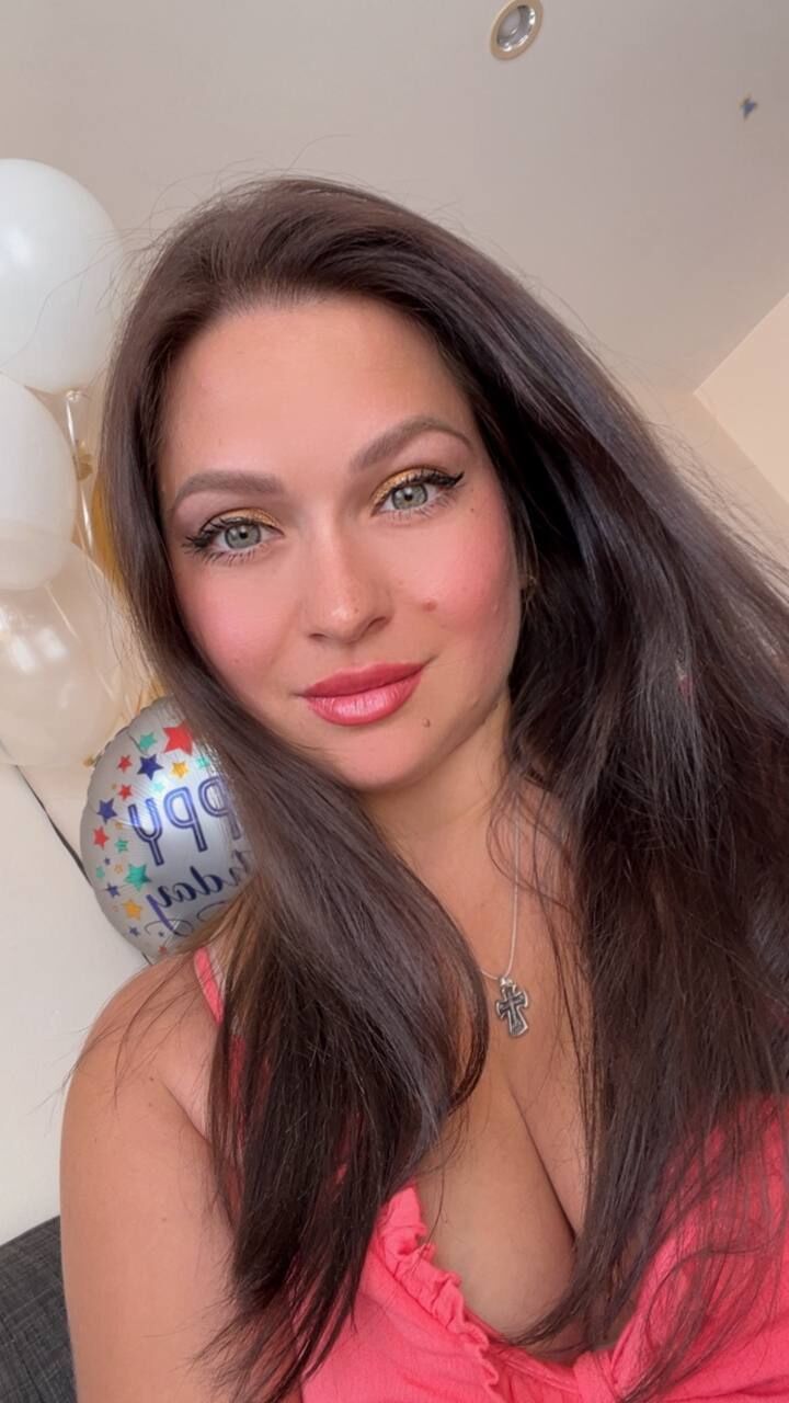  52516106  Victoria, 35 ,    