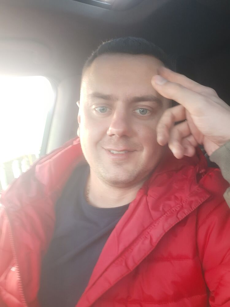  30863006  Stanislav, 33 ,    