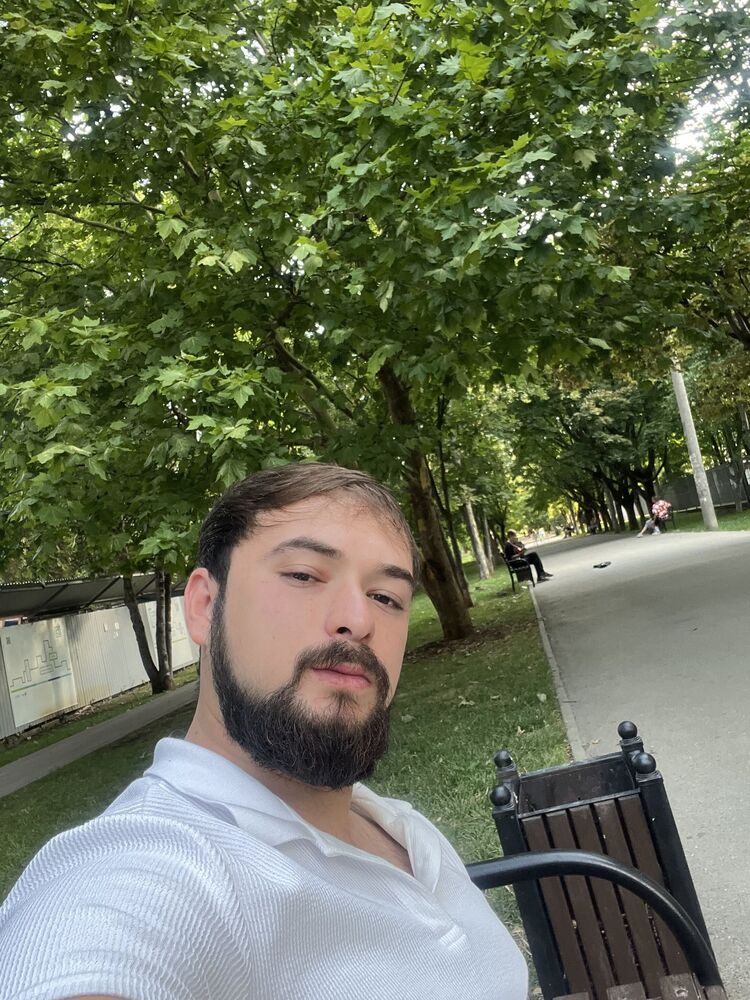  45038976  Ramiz, 25 ,    New York City