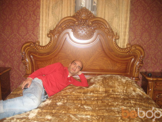  ,   Barbiko, 44 ,  