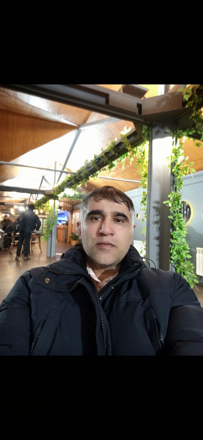  48294356  Karim, 47 ,    