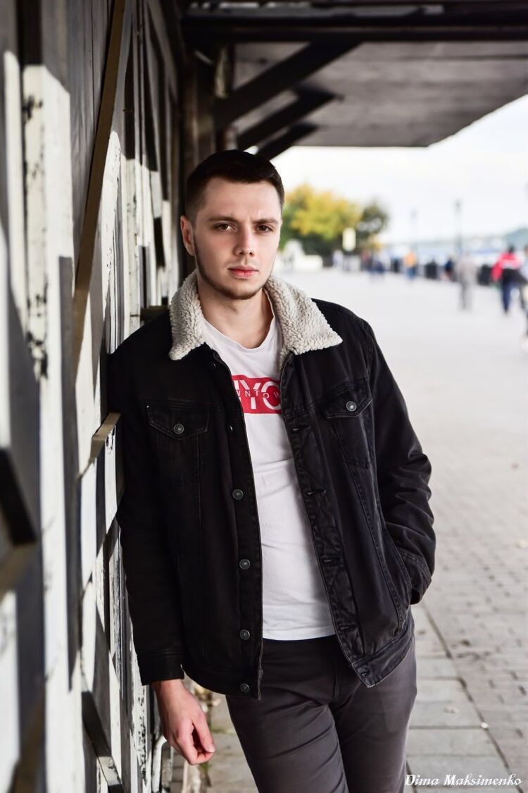  28724776  Ilia, 27 ,    