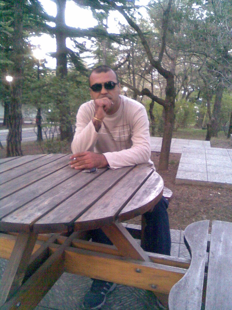  7432186  Sandro  sexs, 46 ,    