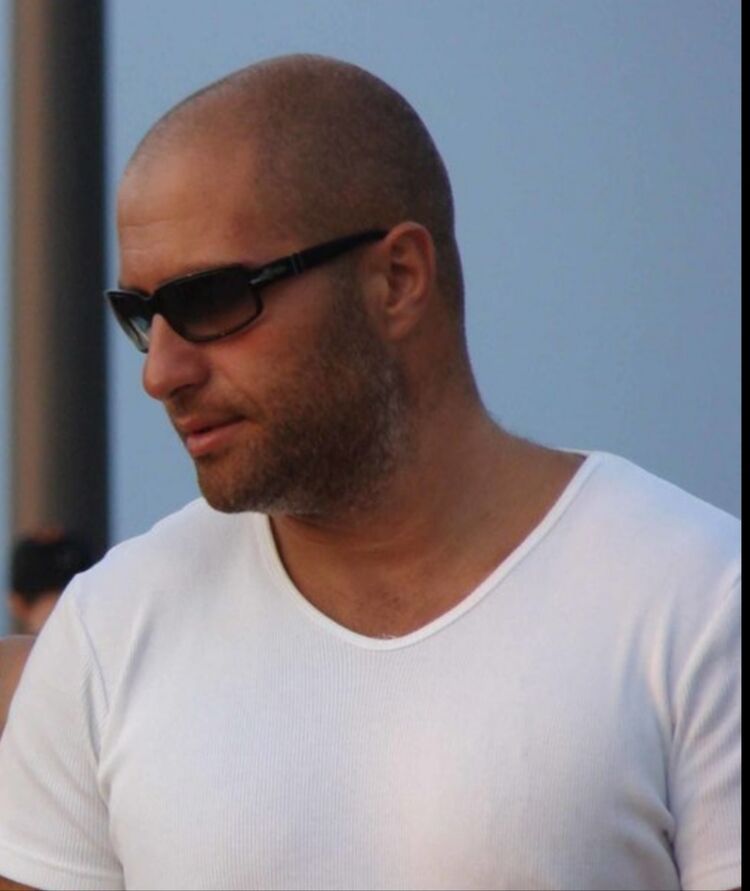  ,   Arthur, 40 ,  