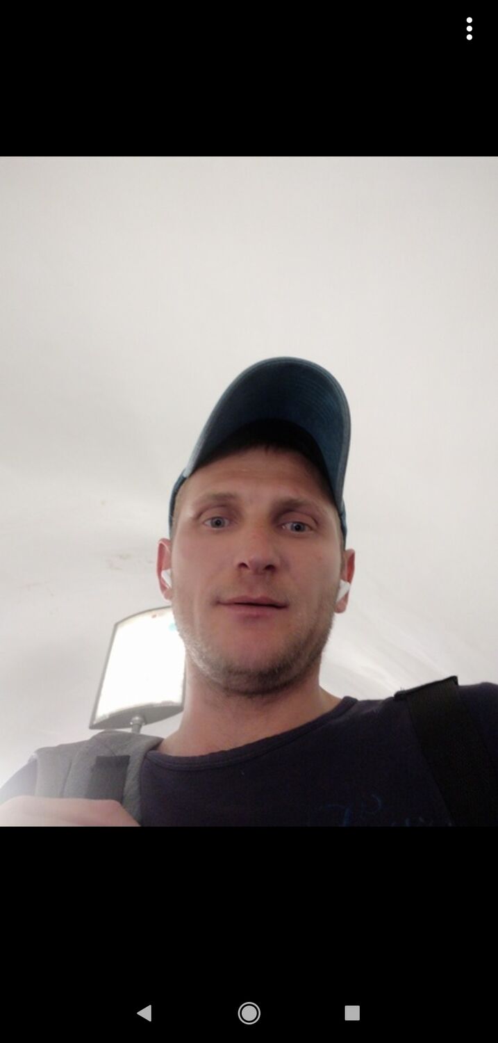  31100176  Vladimir, 37 ,    