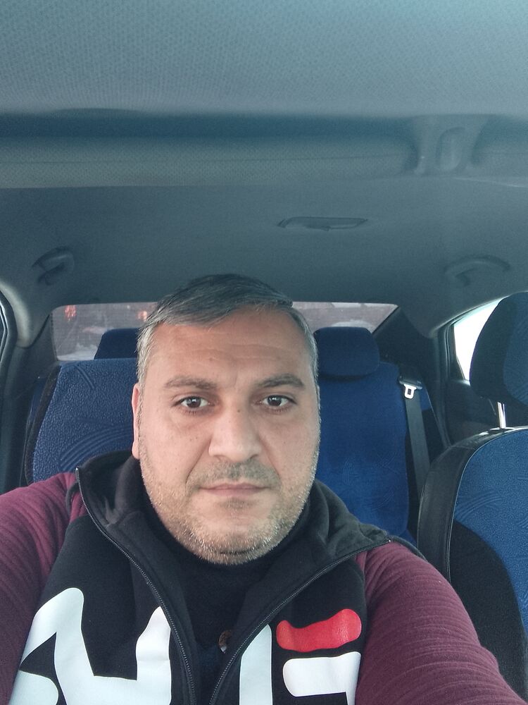  33257706  Roman, 36 ,    