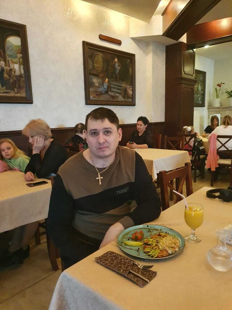  47784676  Alexander, 36 ,    