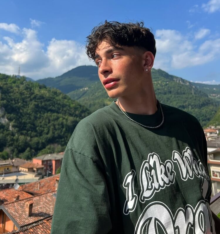  ,   Matteo, 23 ,   ,   