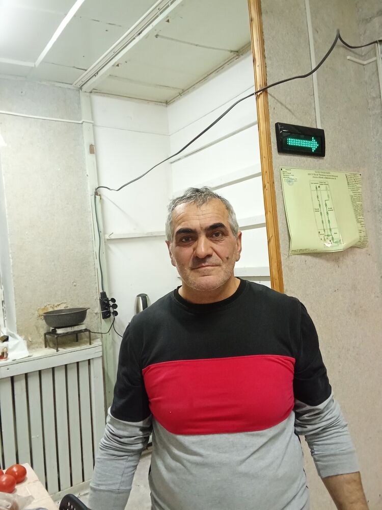  47390776  Ali, 51 ,    
