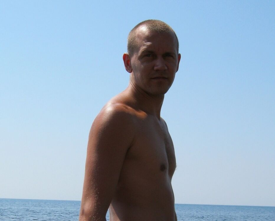  18251586  Valodya, 42 ,    