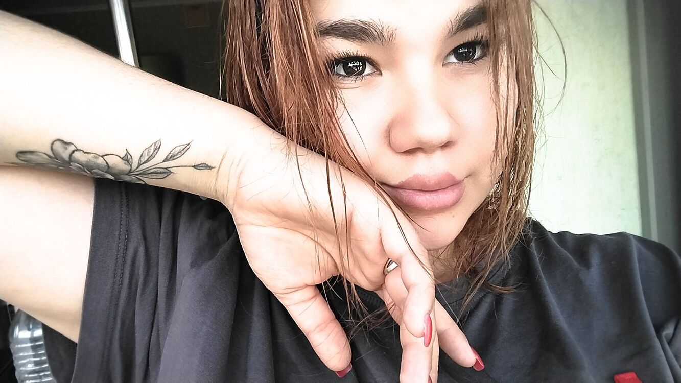  ,   Lina, 23 ,   ,   