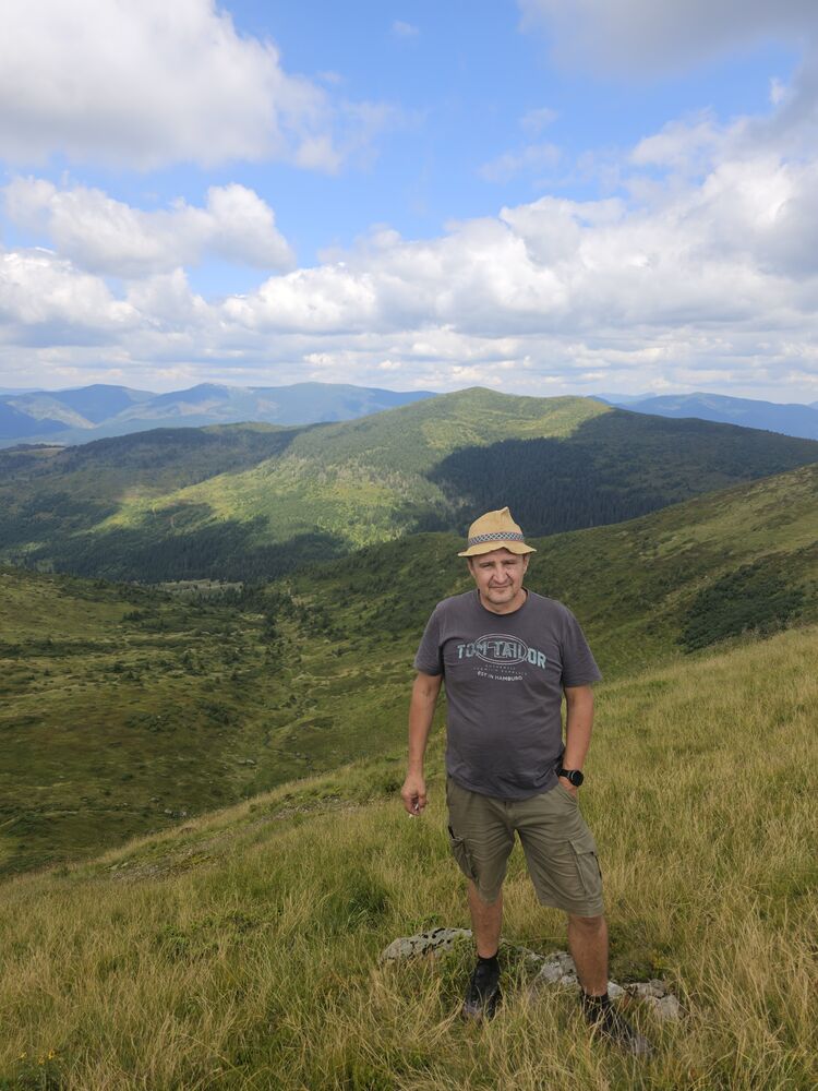  ,   Orest, 47 ,   ,   