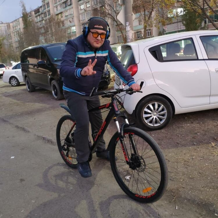  18729636  SulaymonDavu, 46 ,    