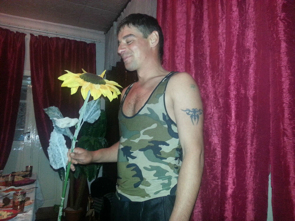  ,   Vitalii, 38 ,   