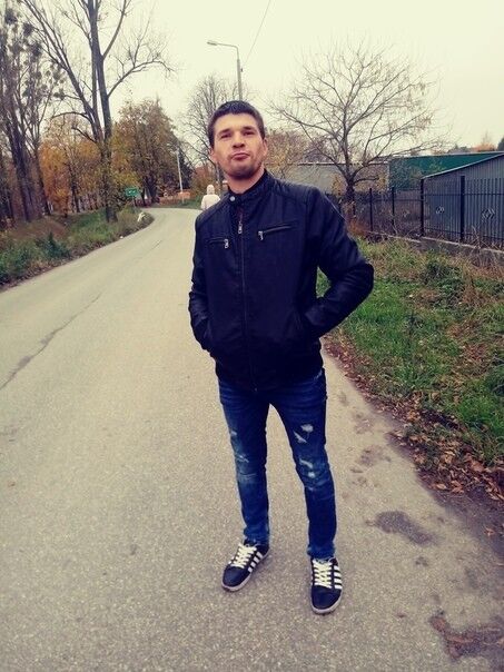  18302976  , 33 ,    Biala Rawska