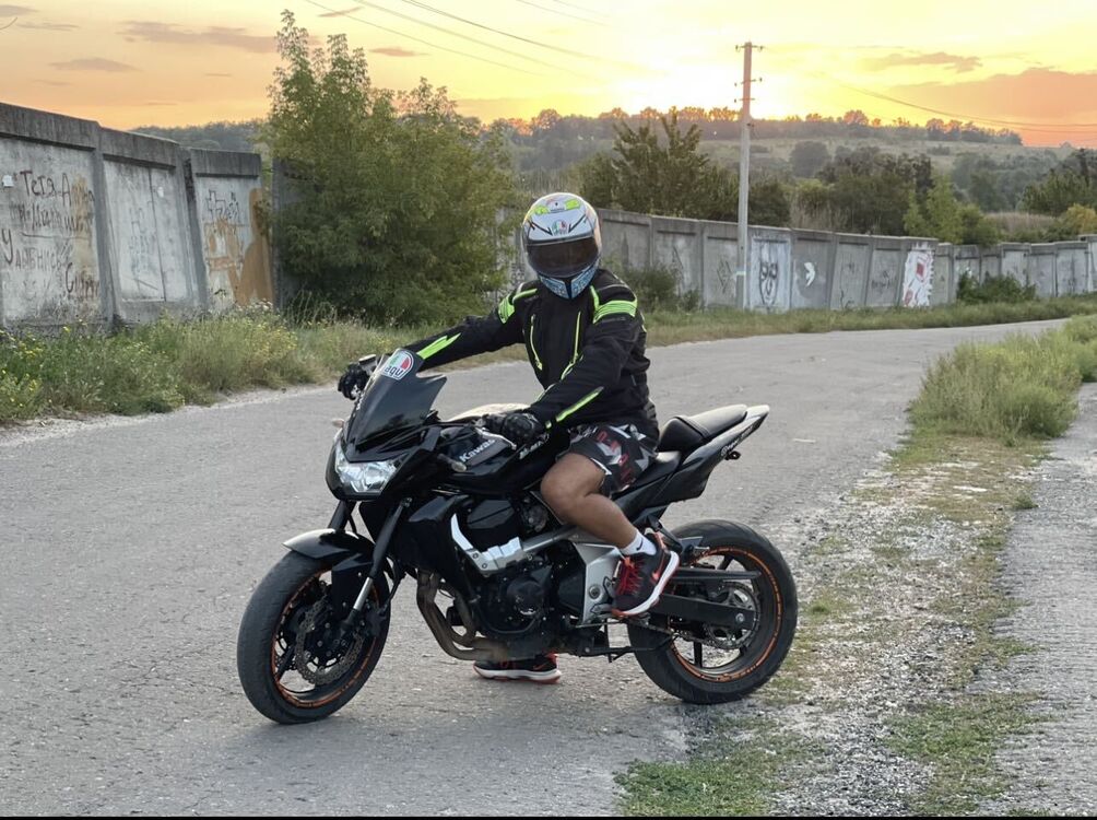  33292066  , 25 ,    