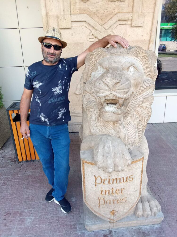  --,   Armenkazaryn, 49 ,   