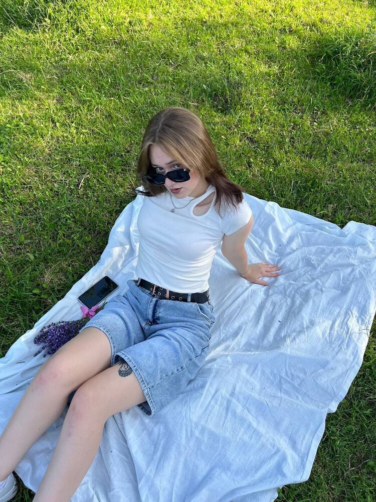  50401076  Alina, 19 ,    