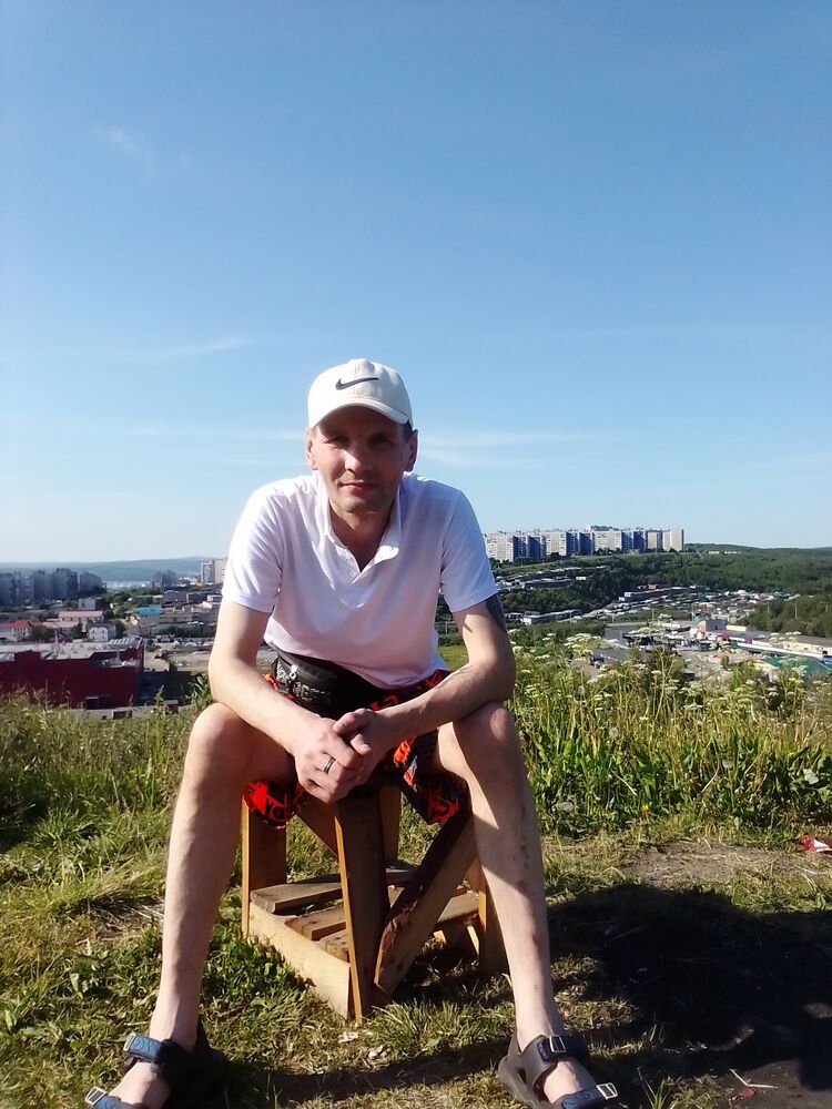  38833206  Sergey, 48 ,    