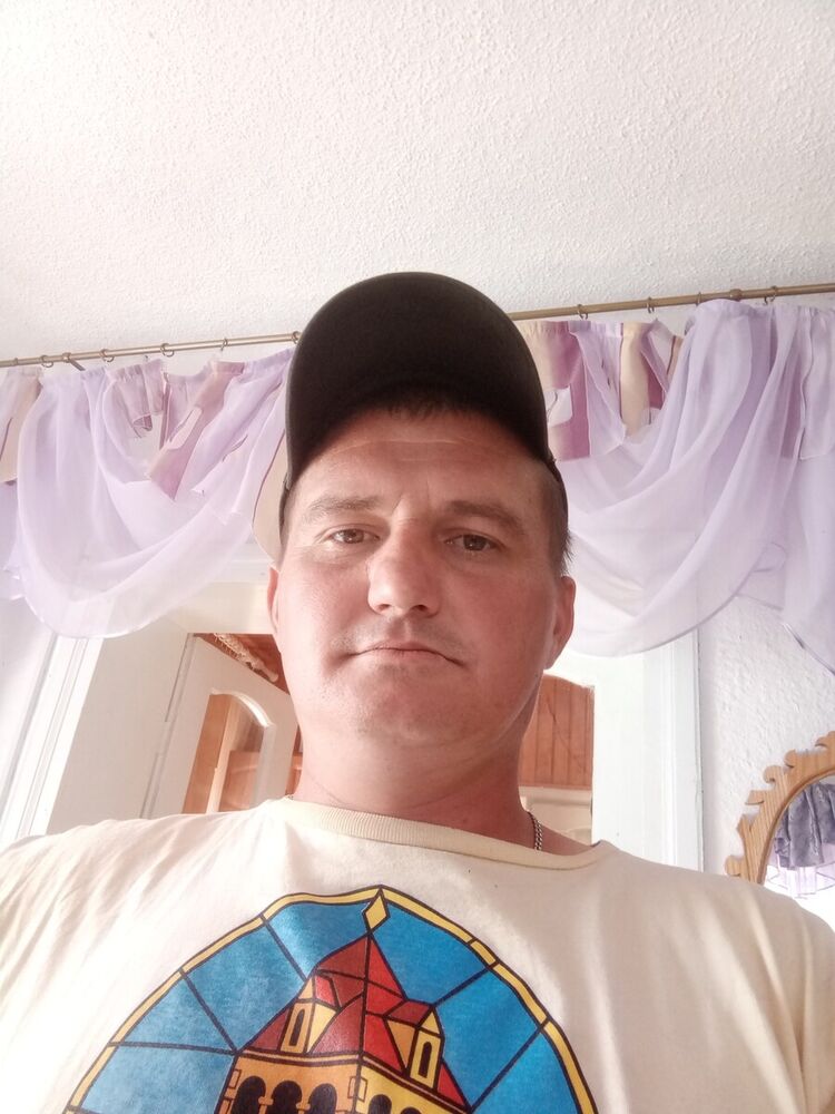  22332306  Anton, 36 ,    