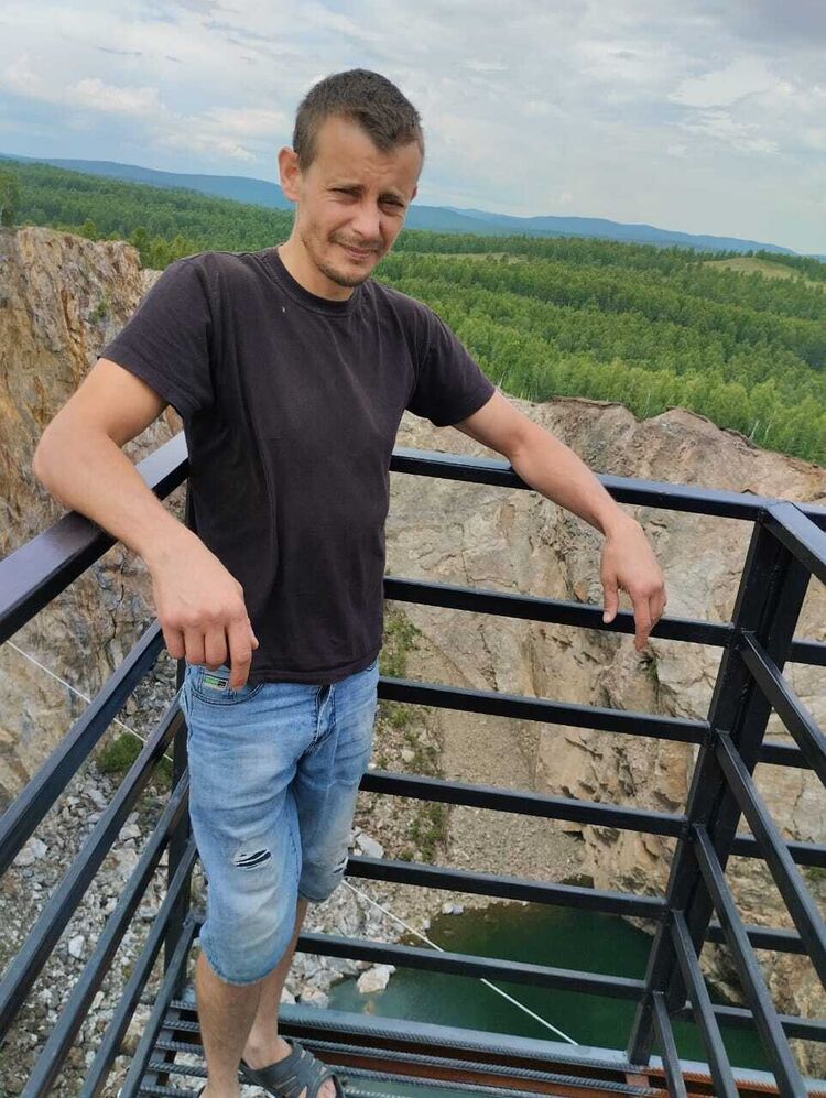  27211796  ZNAHAR, 40 ,    