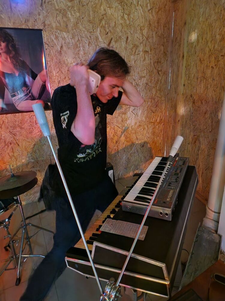  53727526  Yarik, 20 ,    