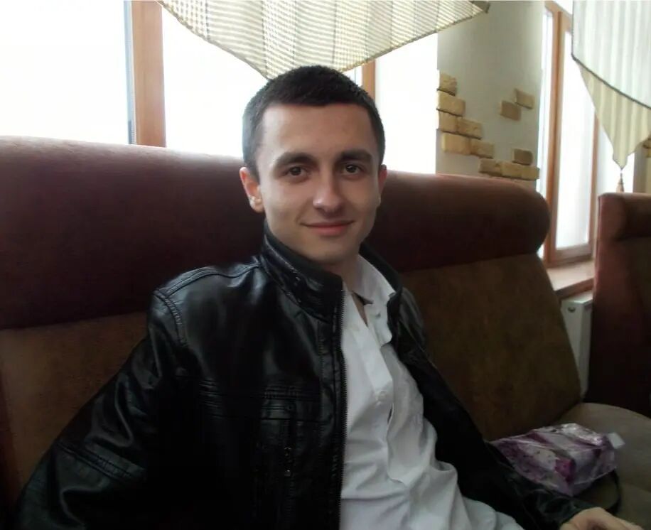  36464796  Sergei, 30 ,    