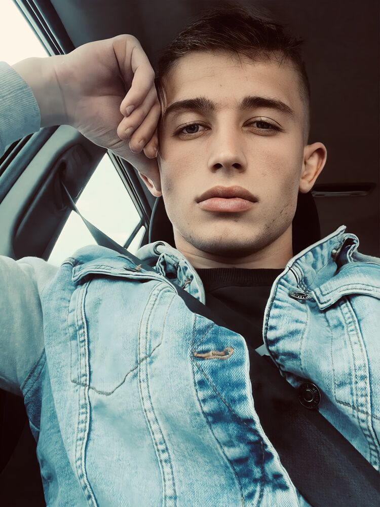  Frankfurt am Main,   Mihai, 23 ,   ,   