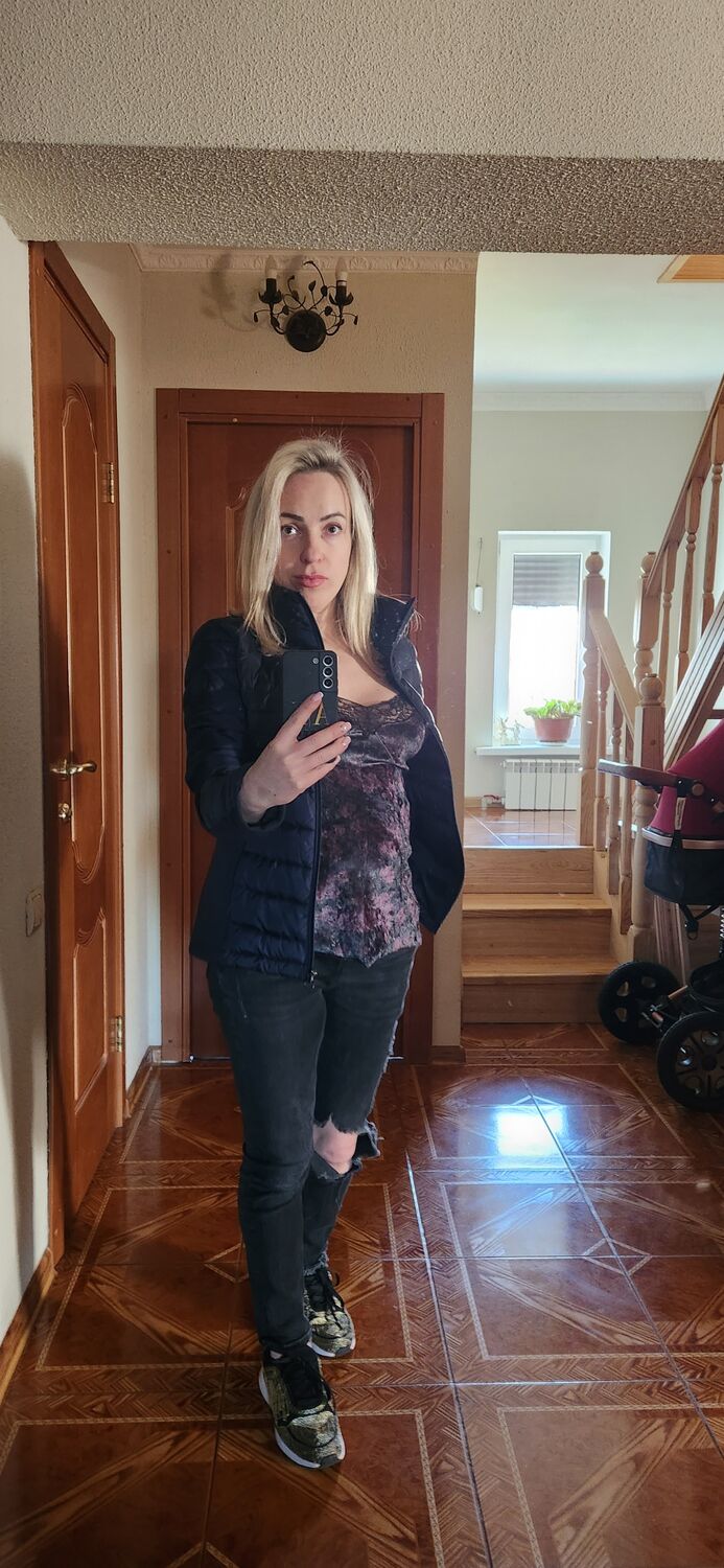 ,   Elle, 39 ,   ,   , c 