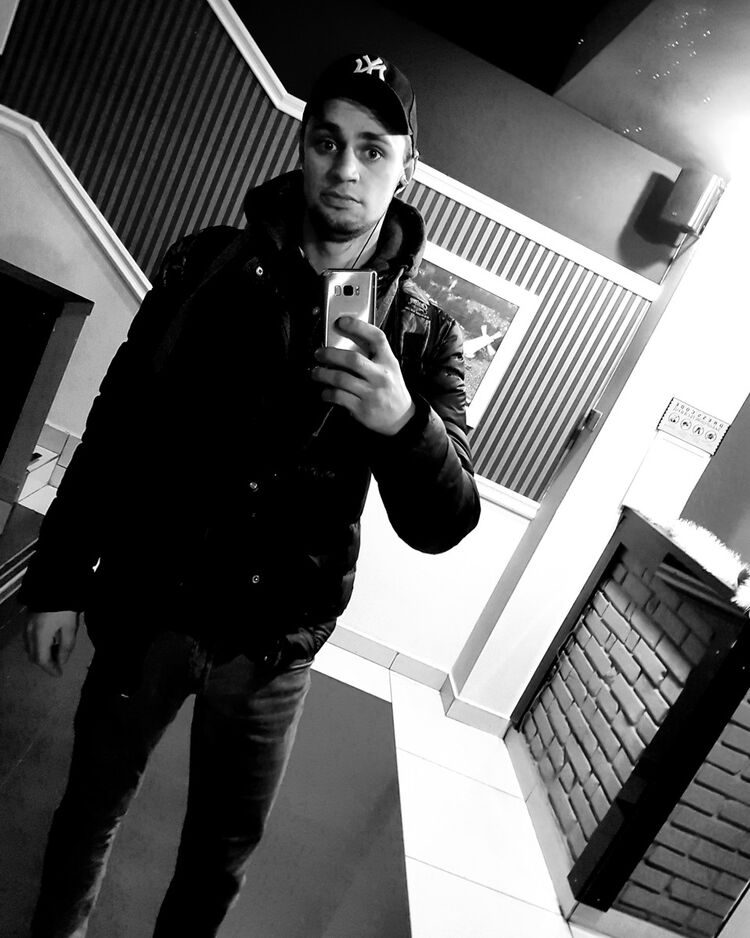  18665146  SERGEI, 25 ,    