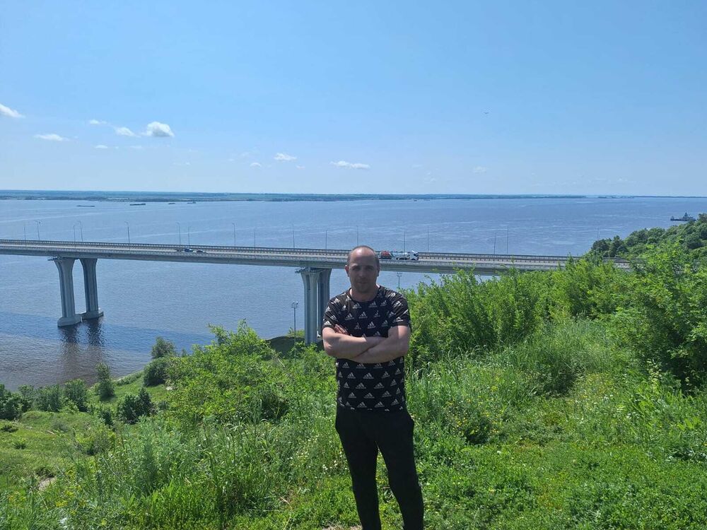  52944086  Artyom, 41 ,     