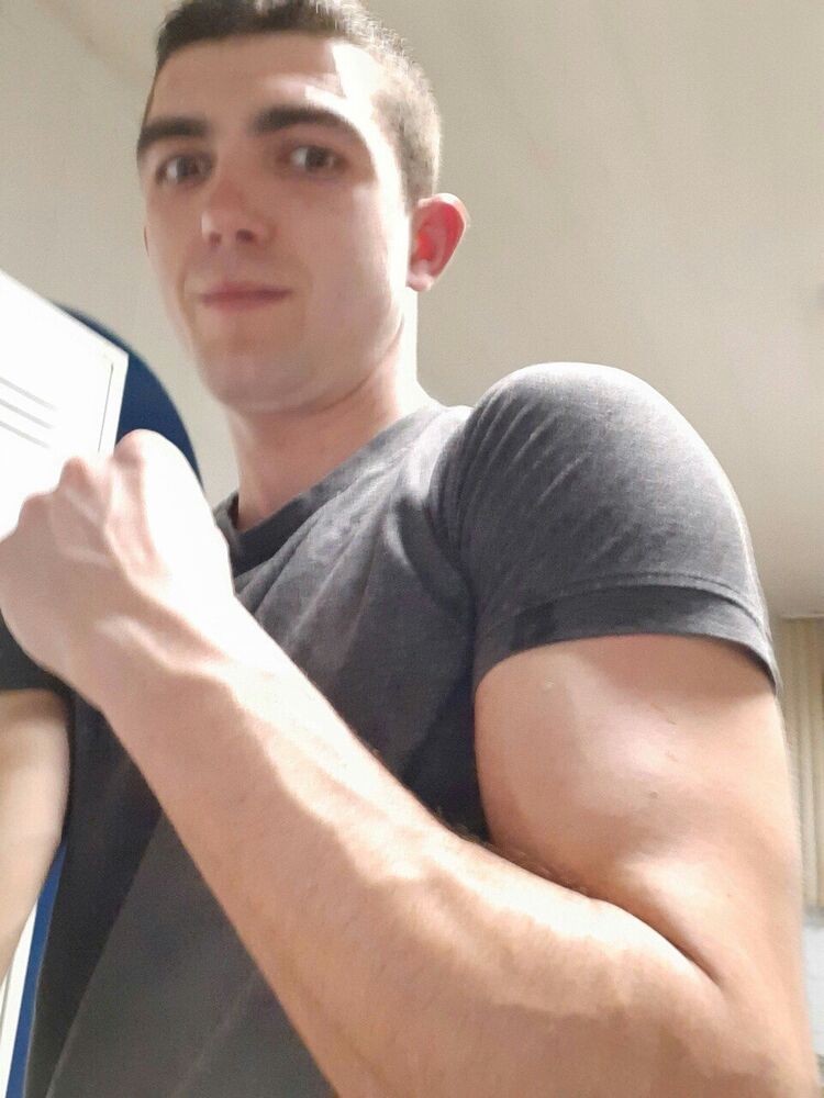  ,   Pavel, 32 ,   ,   