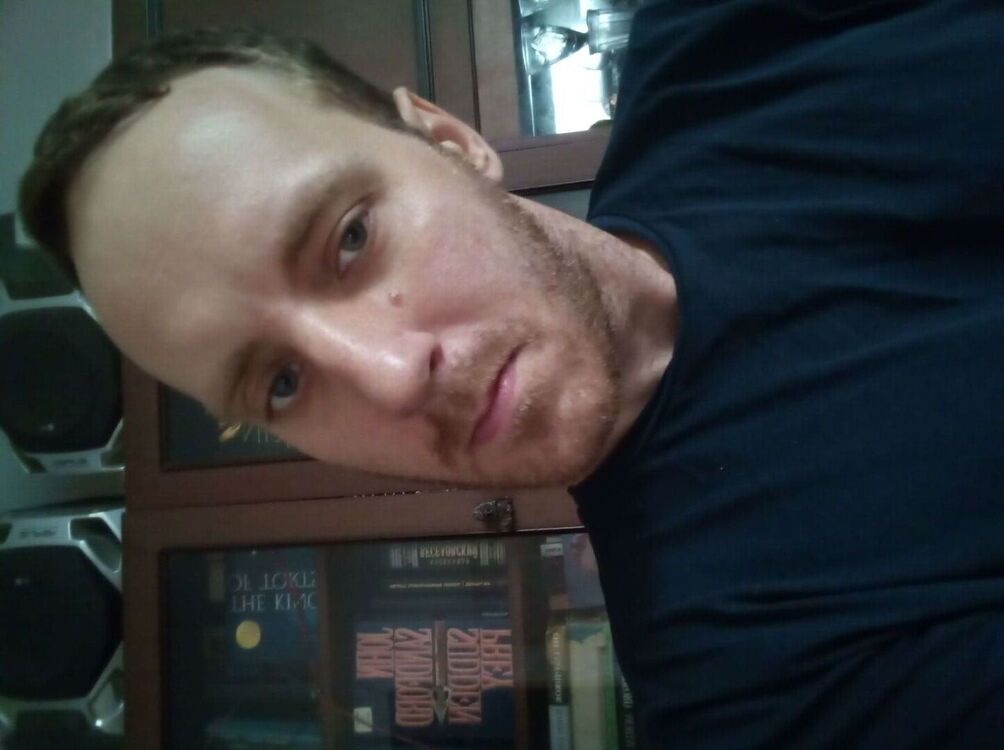  31092086  Roman, 28 ,    --