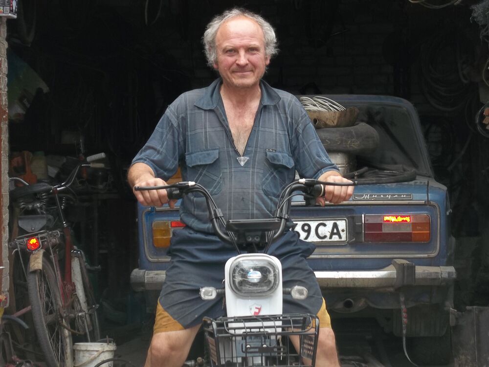  43541466  Vlad, 50 ,    