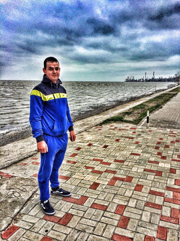  --,   Denis, 37 ,   ,   , c 